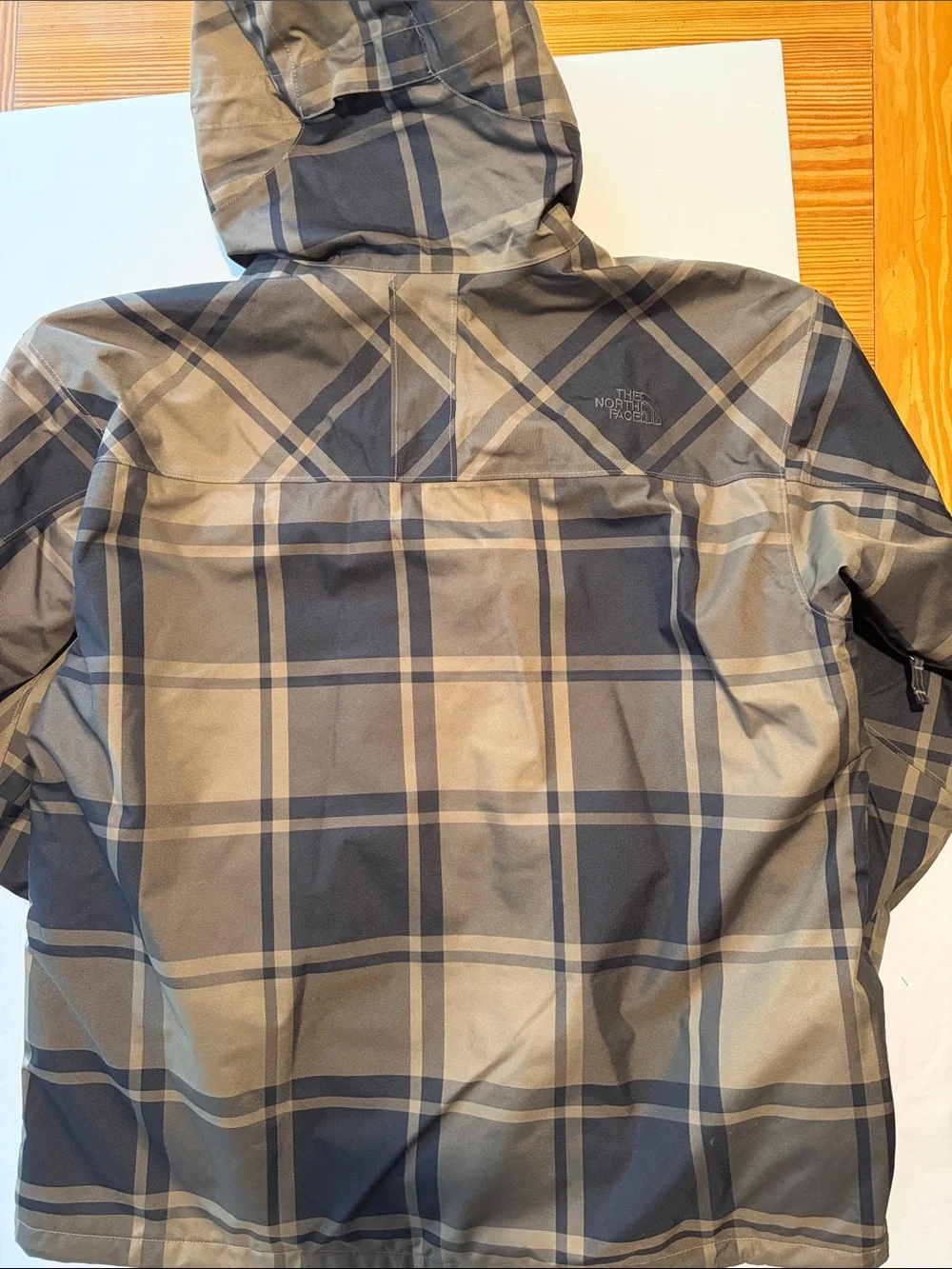 The North Face Klamath Men’s Hooded Jacket in Olive & Black